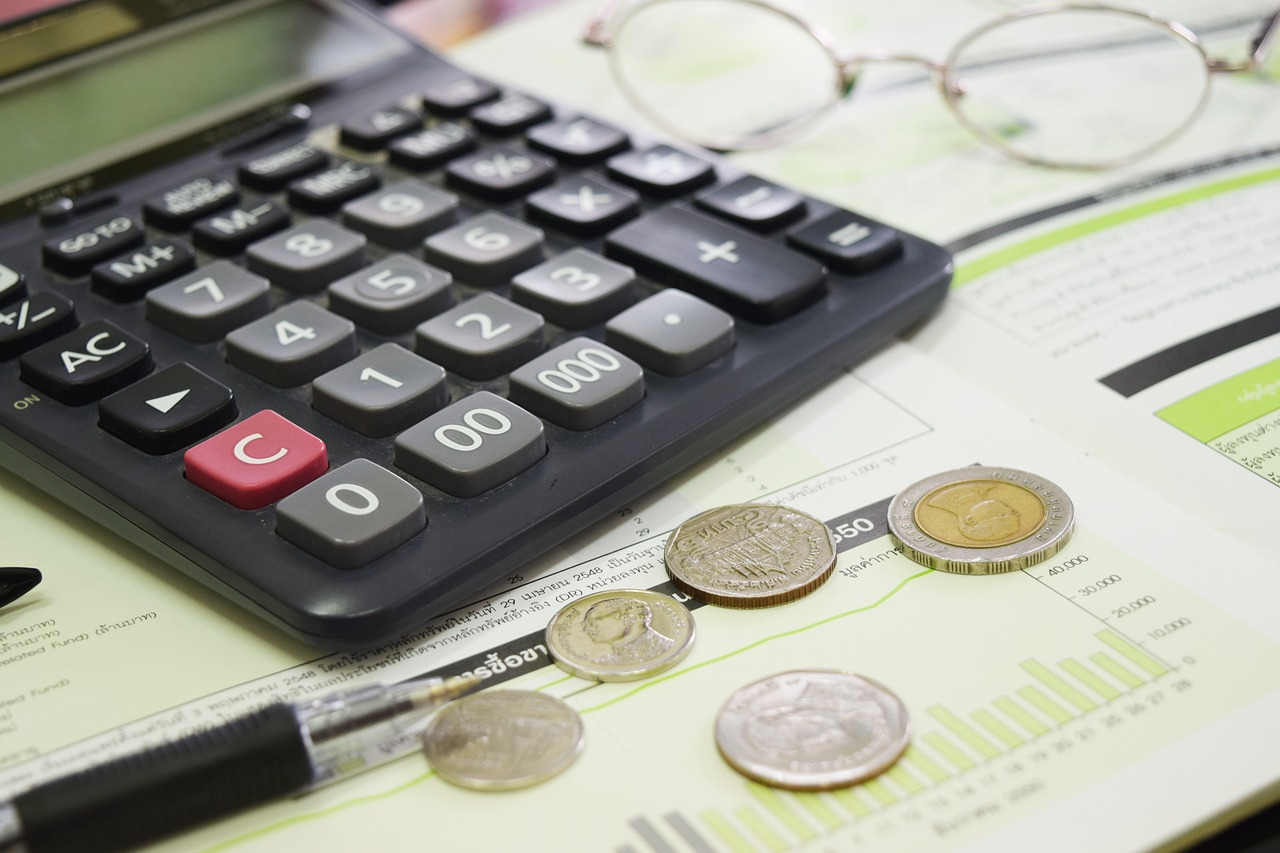 Click Image to launch interactive Types of Economic Systems